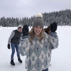 Meet your Posher, Chloe